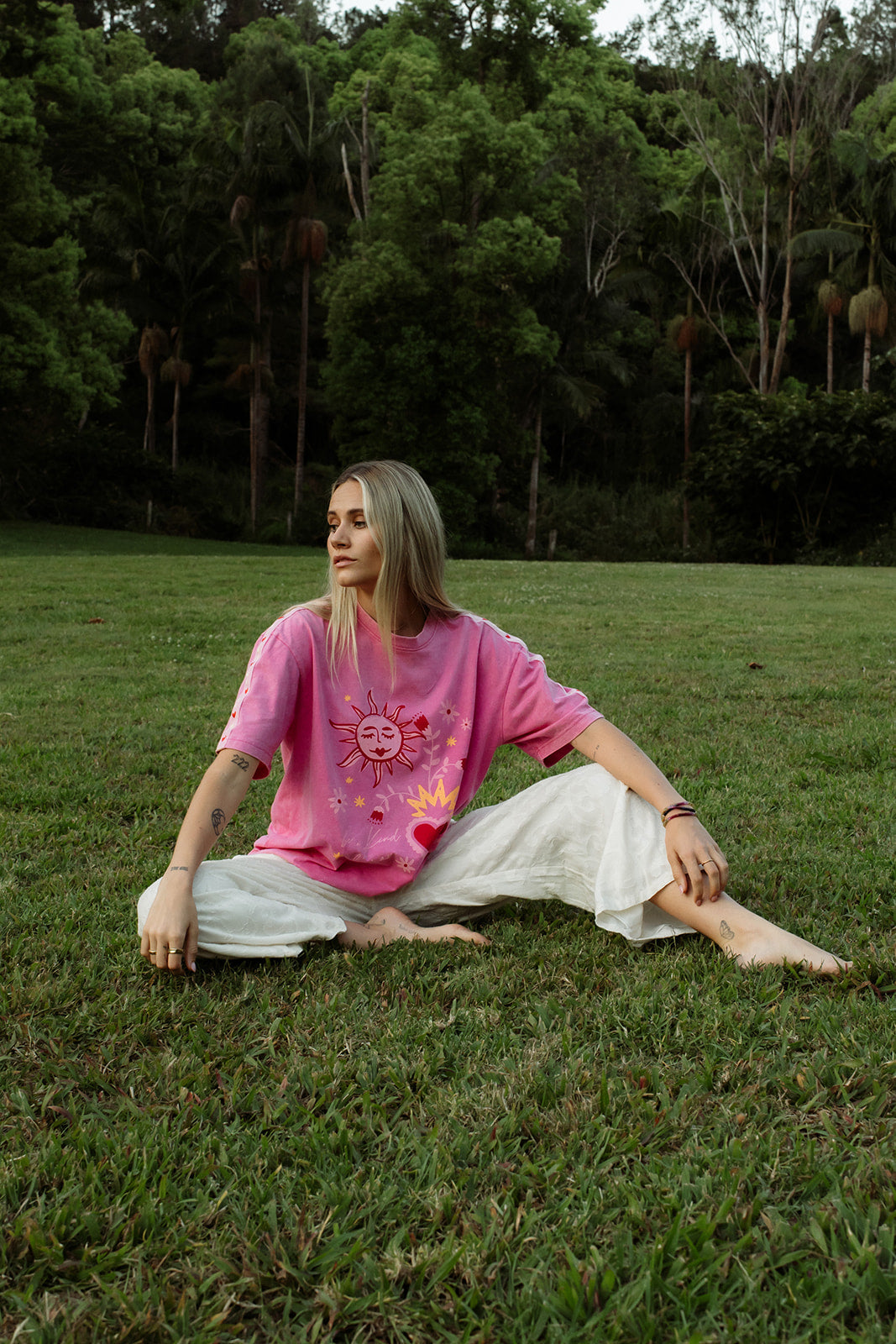 Be A Kind Human Tee - Pink