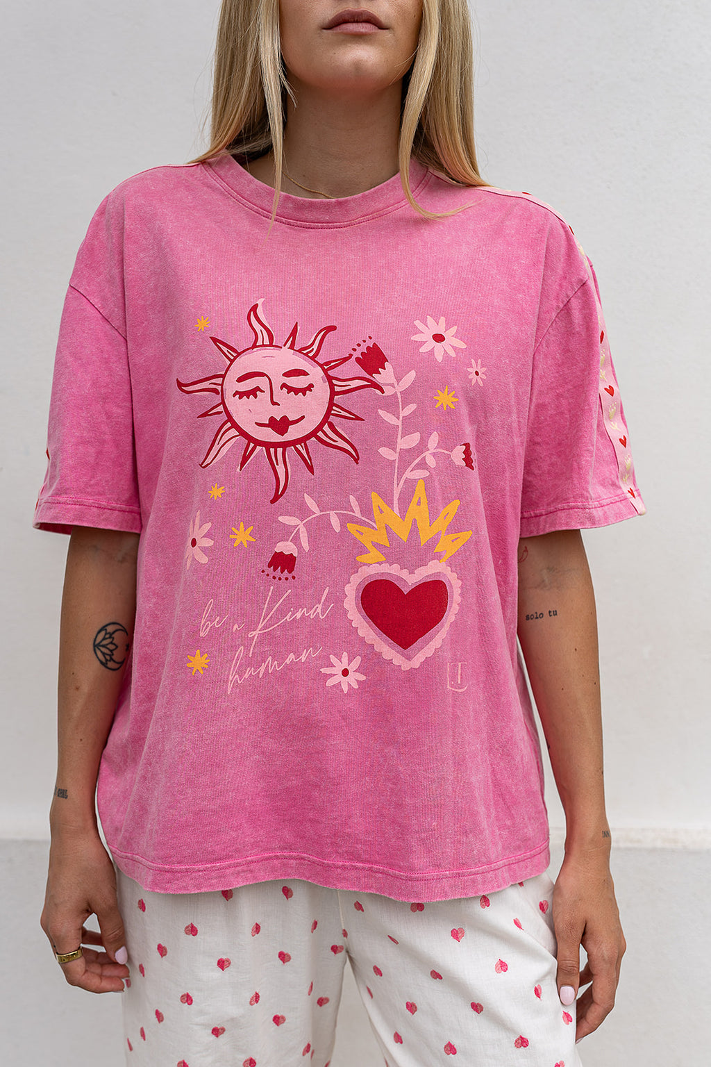 Be A Kind Human Tee - Pink