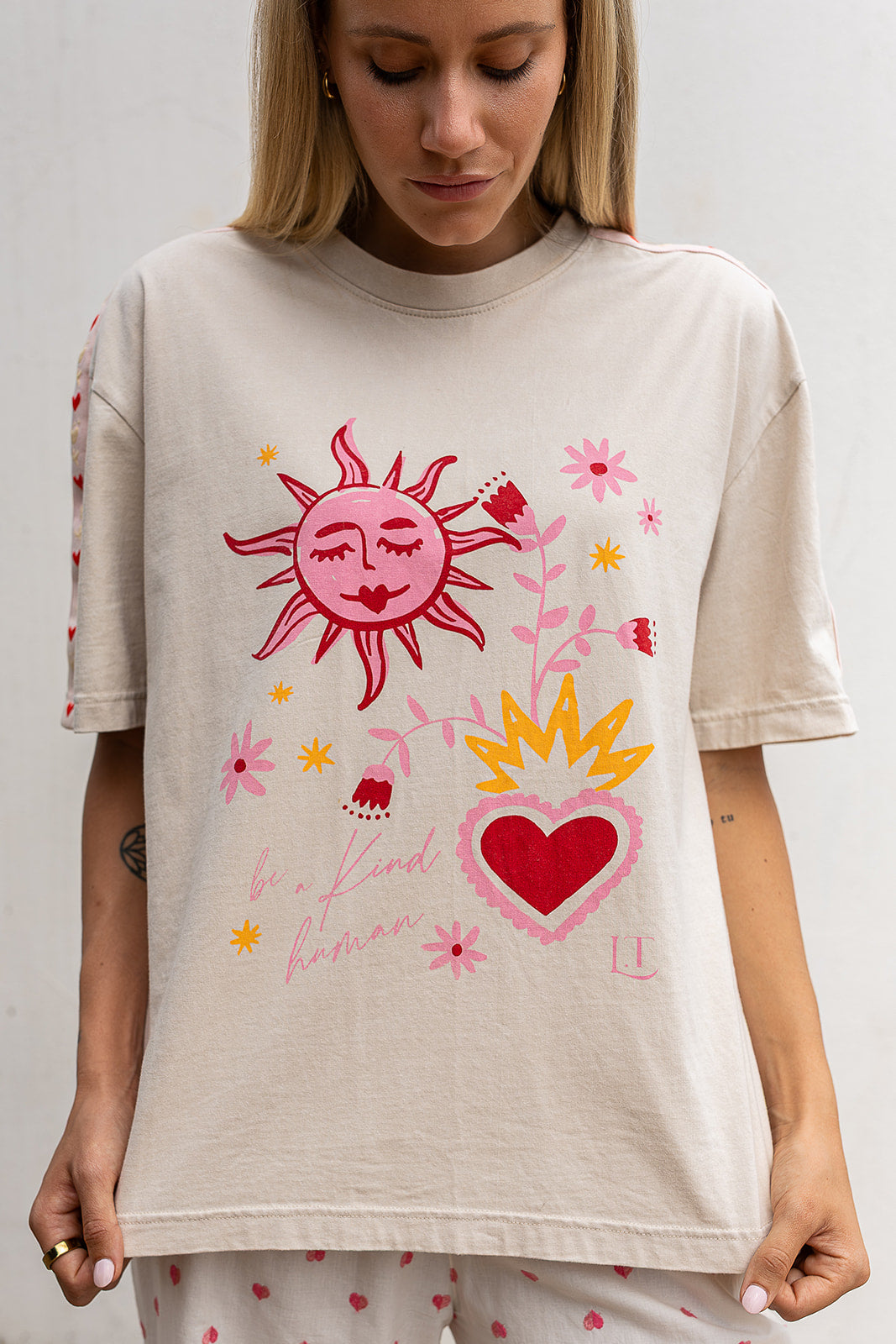 Be A Kind Human Tee - Oat